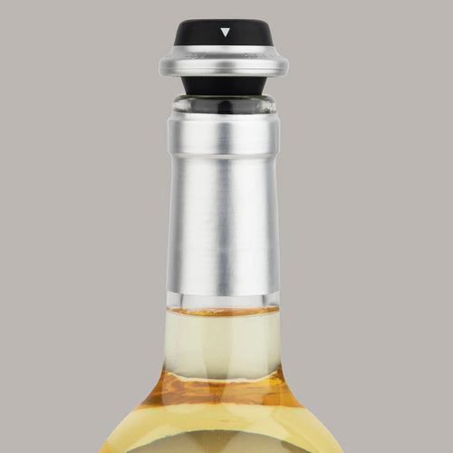 Weinflasche mit versiegeltem Vakuumverschluss – Detailansicht einer versiegelten Weinflasche mit dem WOM440-Verschluss.