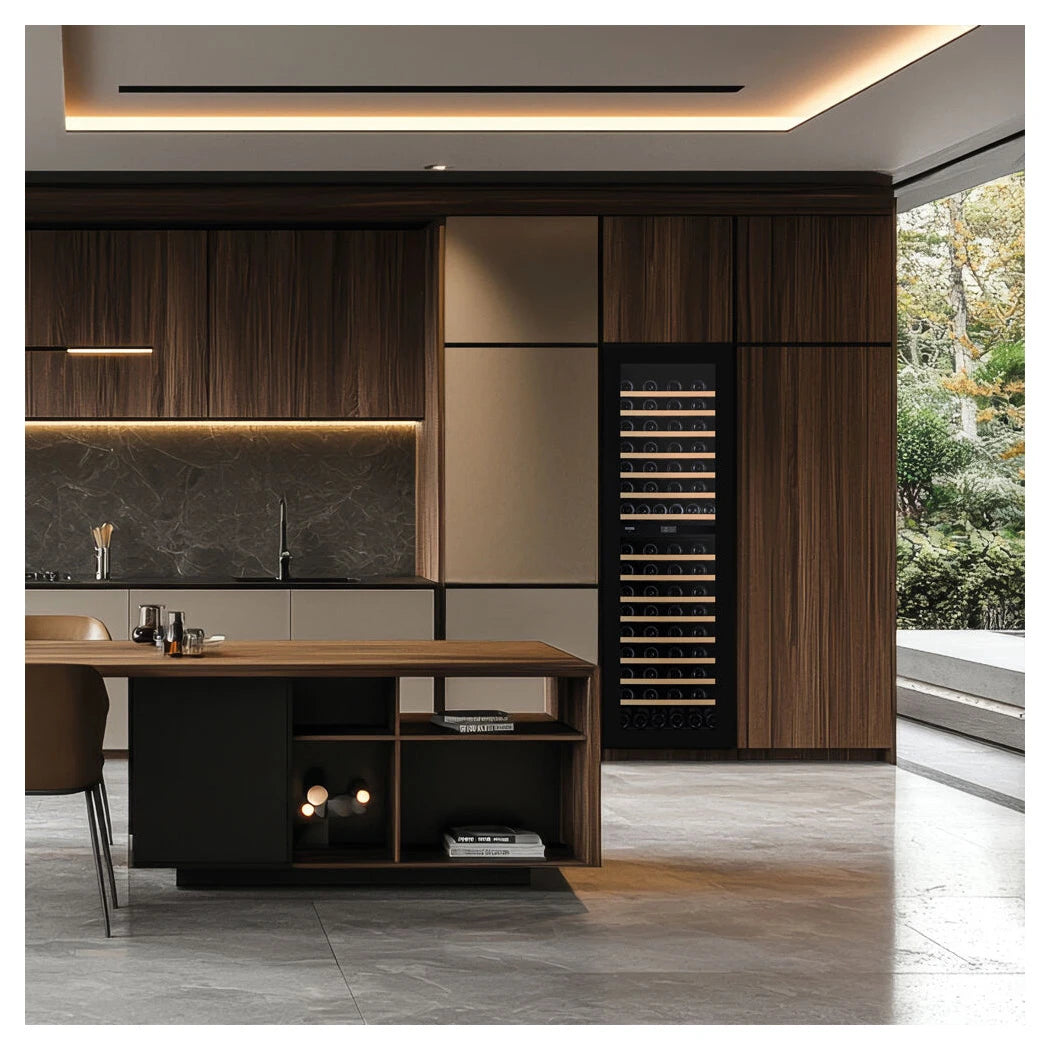 Dunavox Noble-109 Panel Ready Weinkühlschrank voll integriert in moderner Küche mit Holzfront und Einbauschränken
