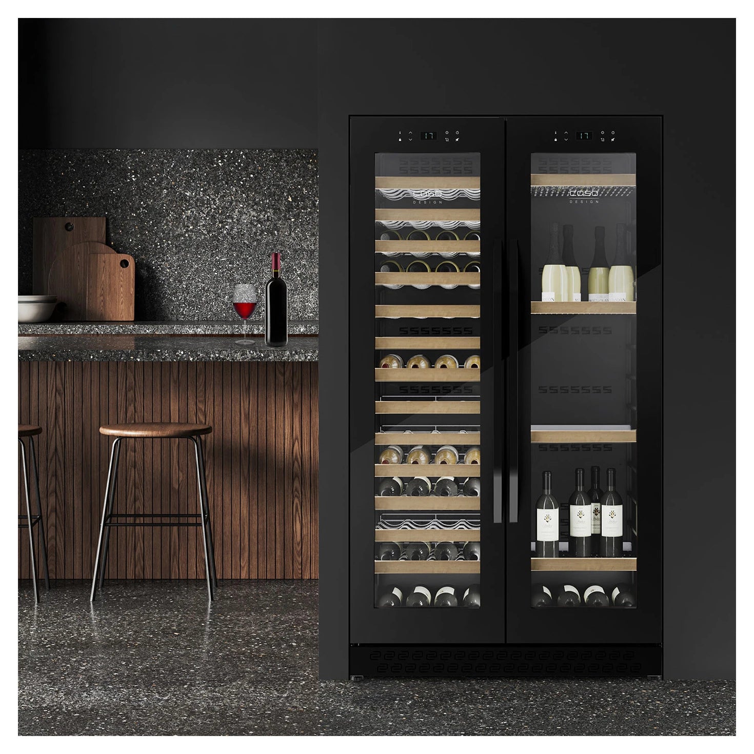 Freistehender Weinkühlschrank CASO Design WineChef Duo 122 Black in einer Bar