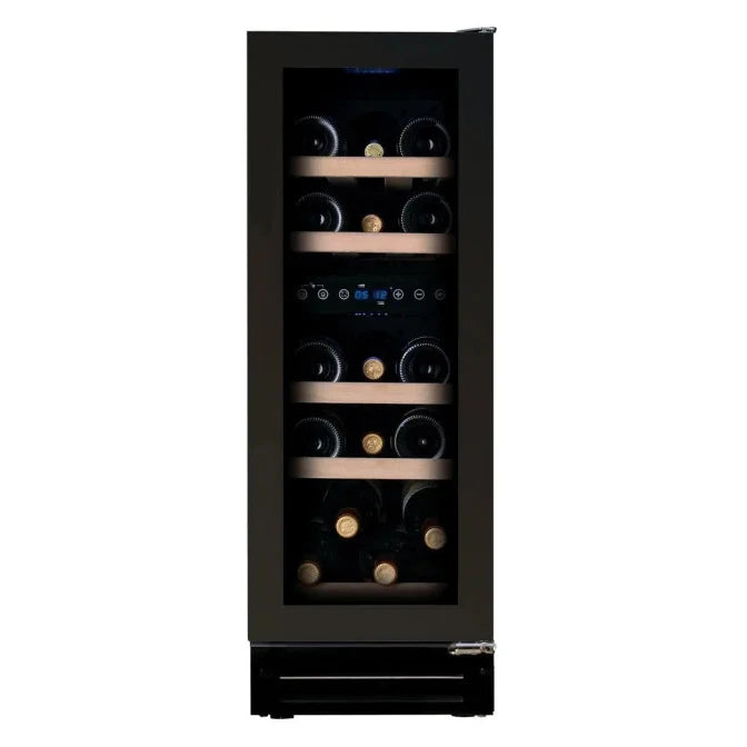 Dunavox Flow-17 Black Weinkühlschrank, schwarzes Gehäuse mit Glasfront, blauem LED-Display und befüllten Holzregalen