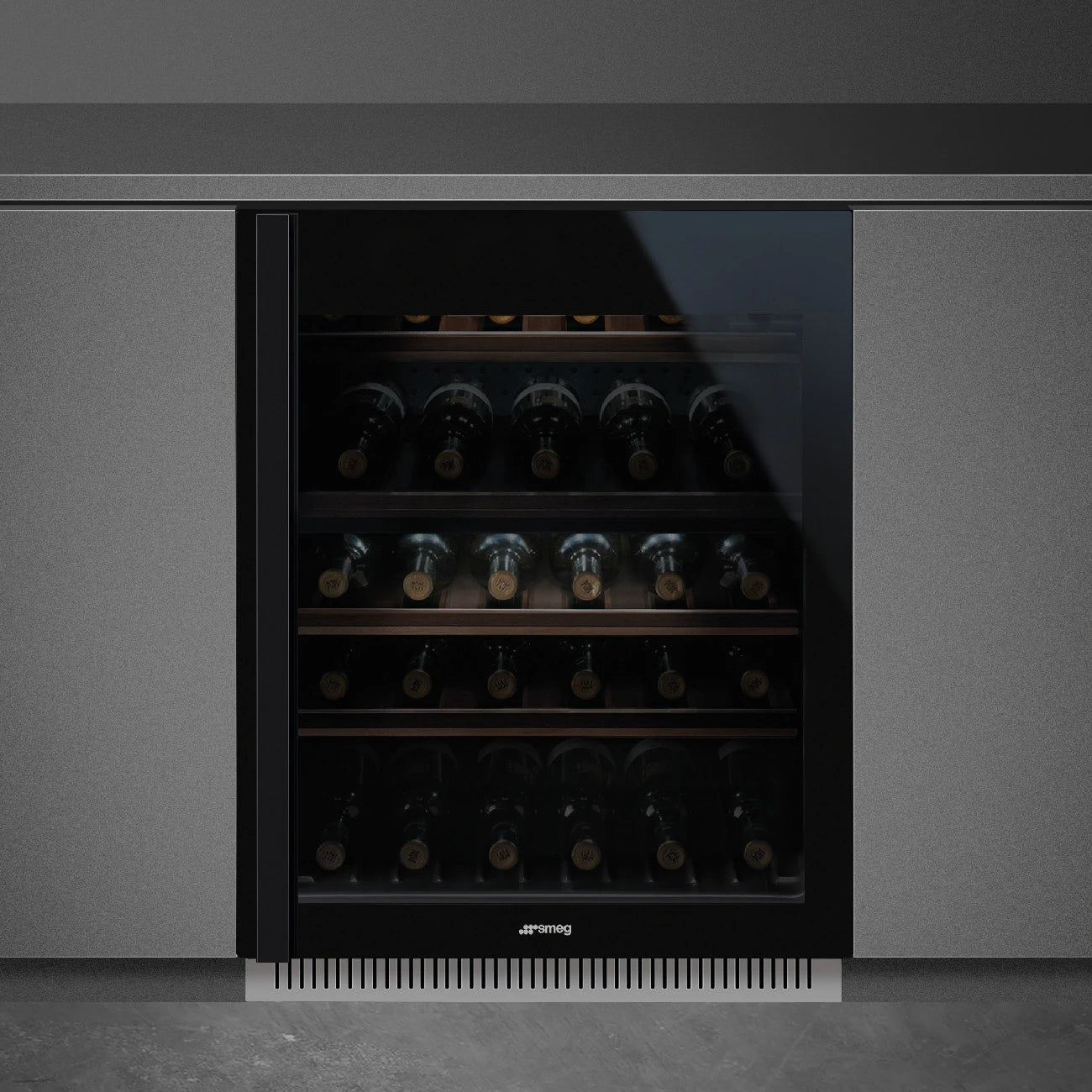 Wine refrigerator 38 bottles Smeg CVI638RN3