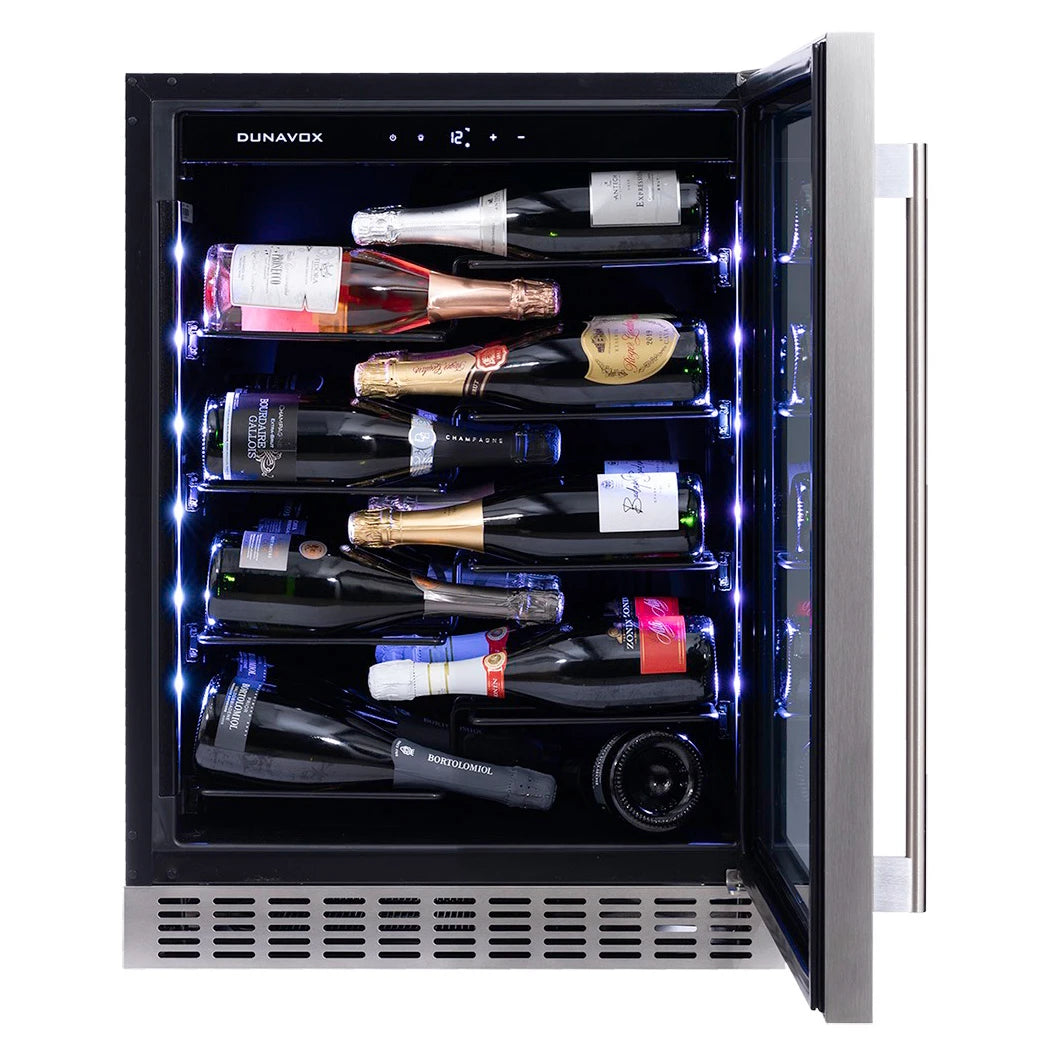 Dunavox Sera-40 Innenansicht mit geöffneter Glastür, blauer LED-Beleuchtung und liegend gelagerten Champagnerflaschen