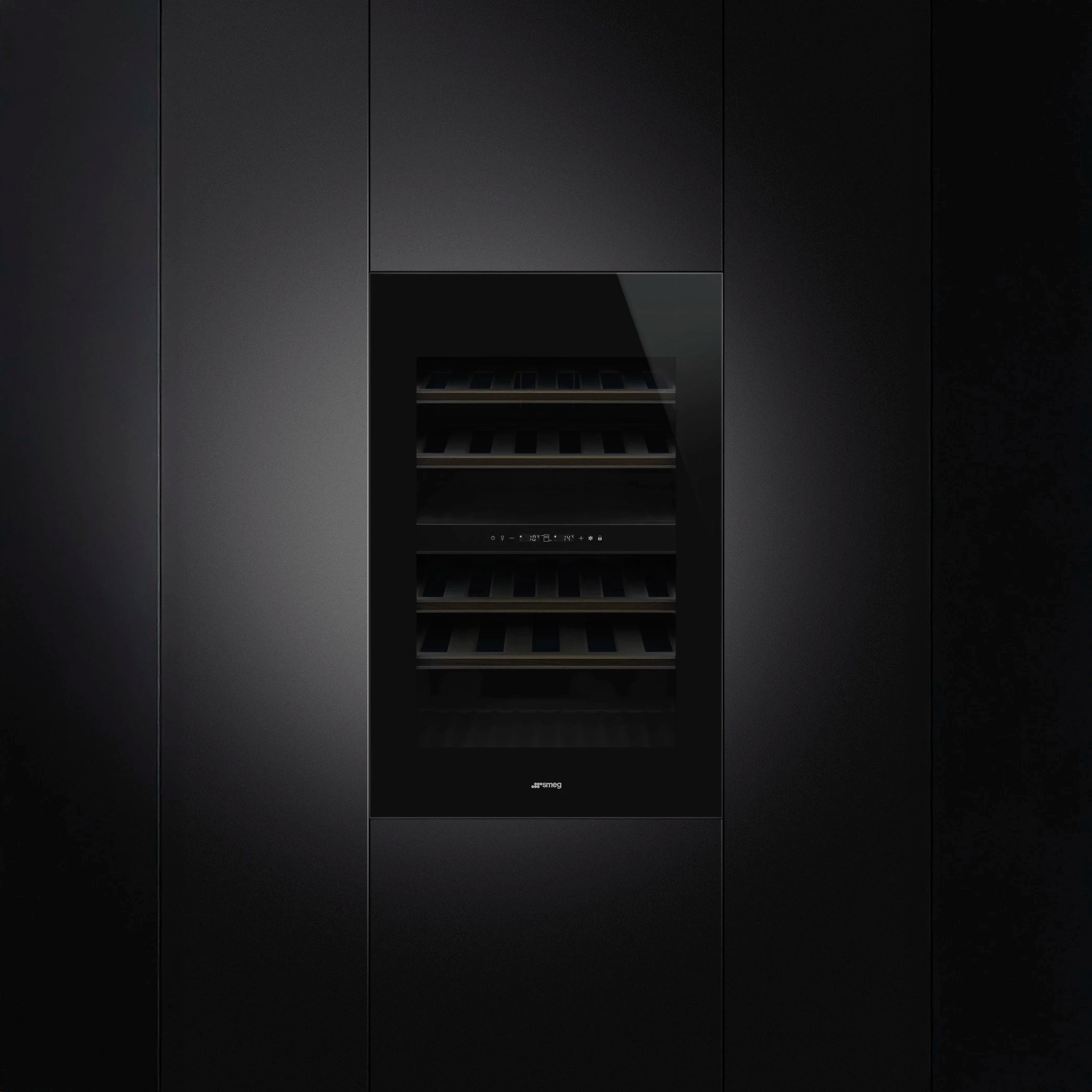 Wine refrigerator 40 bottles Smeg CVI040BE