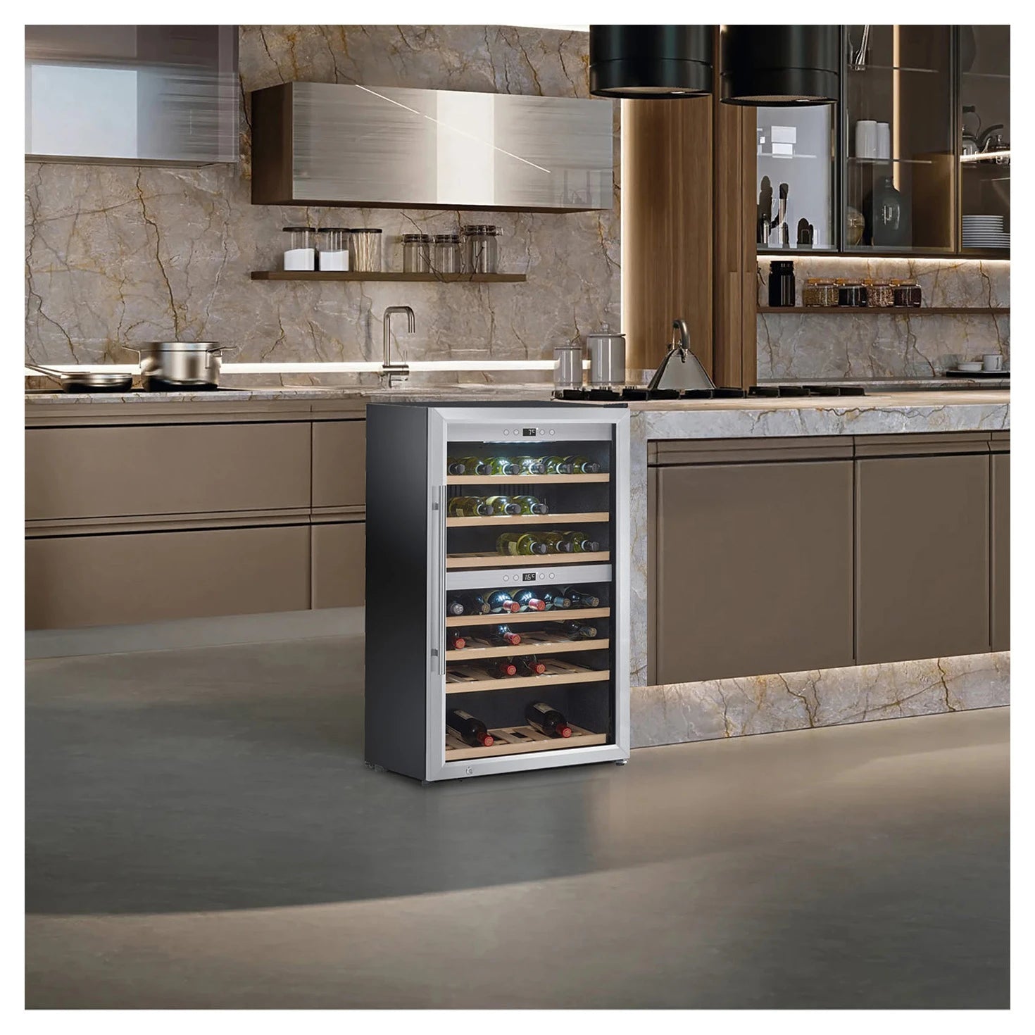 Freistehender Weinkühlschrank CASO Design WineComfort 660 Smart in einer Küche