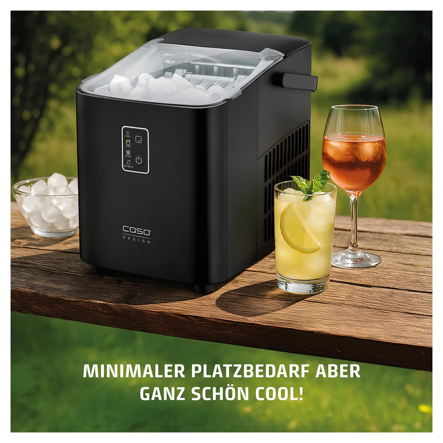 Eiswürfelbereiter CASO Design IceChef Compact im Freien mit Getränken