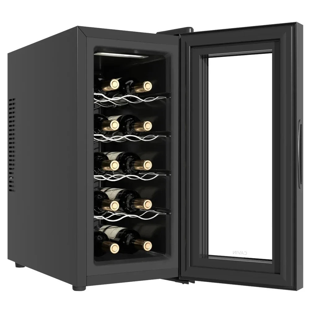 Freistehender Weinkühlschrank Cavin Tundra Collection 10 mit geöffneter Glastür und zehn Flaschen auf vier Stahlablagen