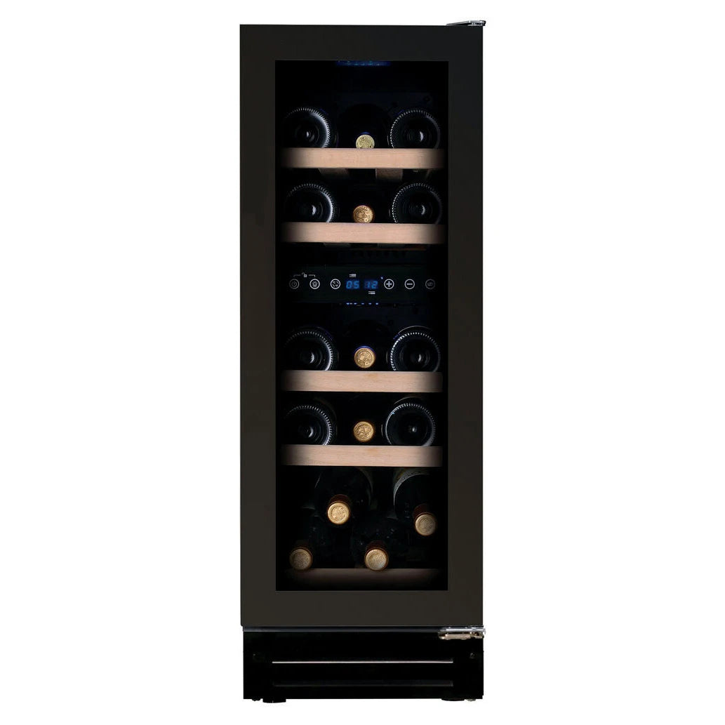 Dunavox Flow-17H Weinkühlschrank Frontalansicht, schwarzes Gehäuse mit dunkler Glasfront, Holzregalen und blauem LED-Display