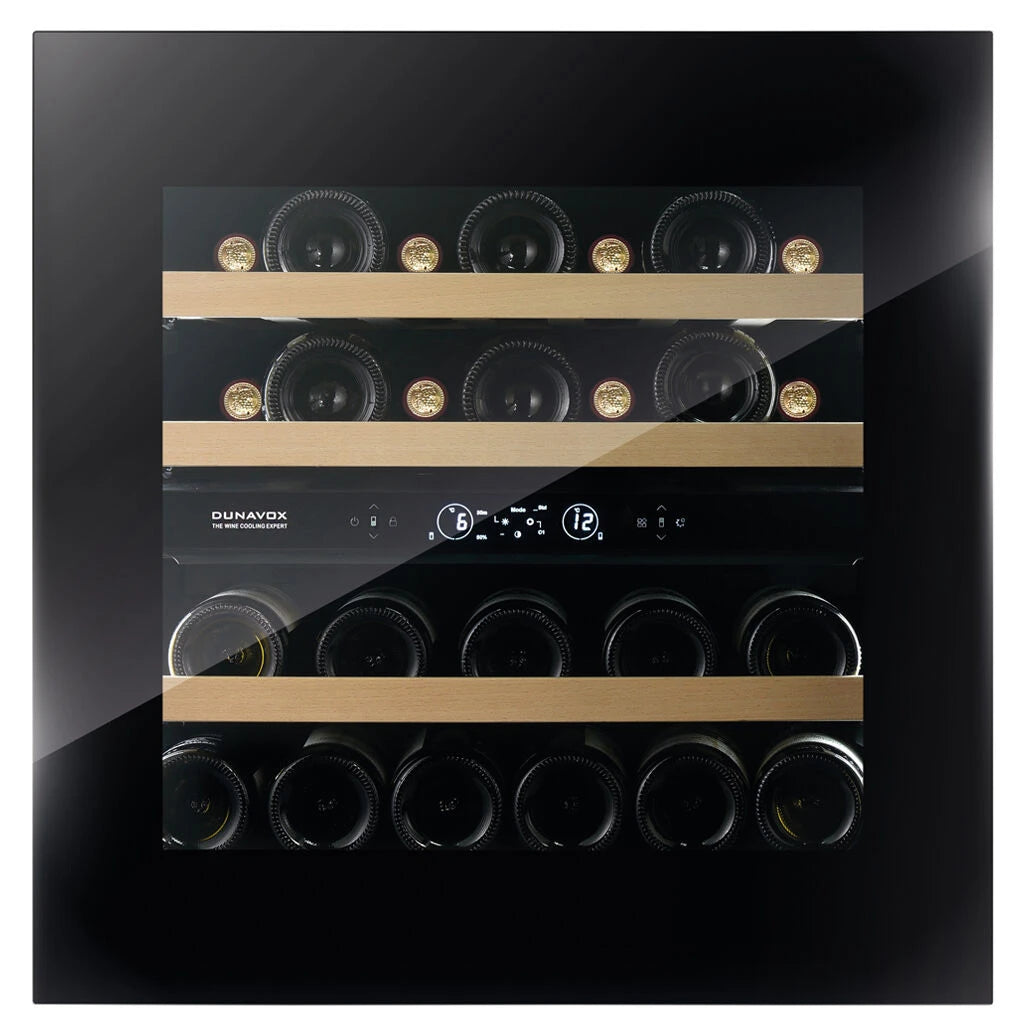 Dunavox Horizon-25 Black Weinkühlschrank, Innenansicht mit Holzregalen, zwei Temperaturzonen 6°/12° und digitalem Display