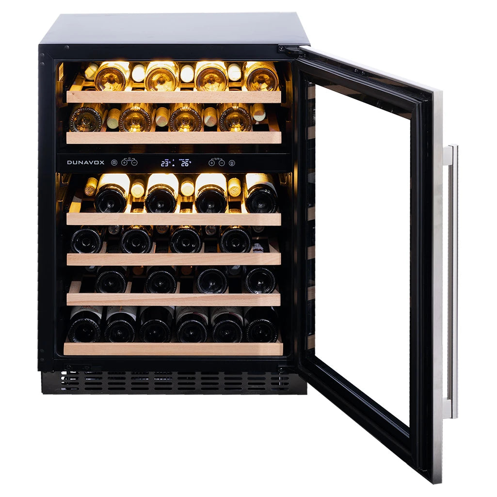 Dunavox Flow-46D Weinkühlschrank mit geöffneter Tür in Seitenansicht, beleuchteten Holzregalen und Zwei-Zonen-Steuerung