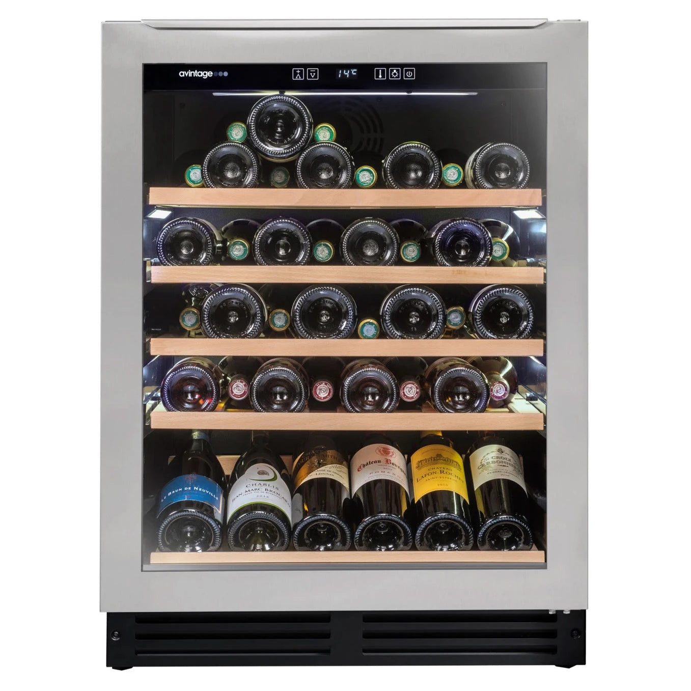 Frontansicht des Avintage AVU52TX1 Einbau-Weinkühlschranks für bis zu 53 Flaschen, mit Edelstahlrahmen, Glastür, digitaler Temperaturanzeige und fünf Holzablagen mit liegenden Weinflaschen.
