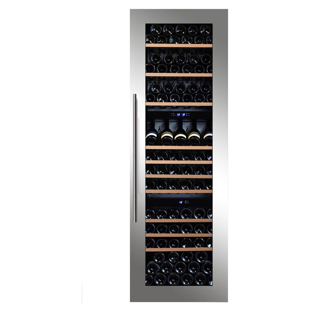 Dunavox Joy-89 Einbau-Weinkühlschrank Innenansicht, vollbeladene Holzregale mit Weinflaschen und LED-Dreizonenanzeige